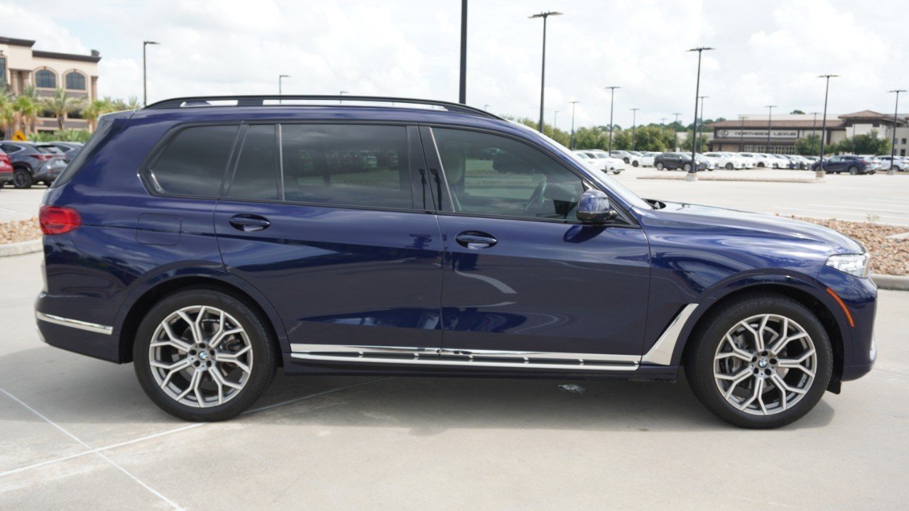 Used 2021 Blue BMW xDrive40i image 4