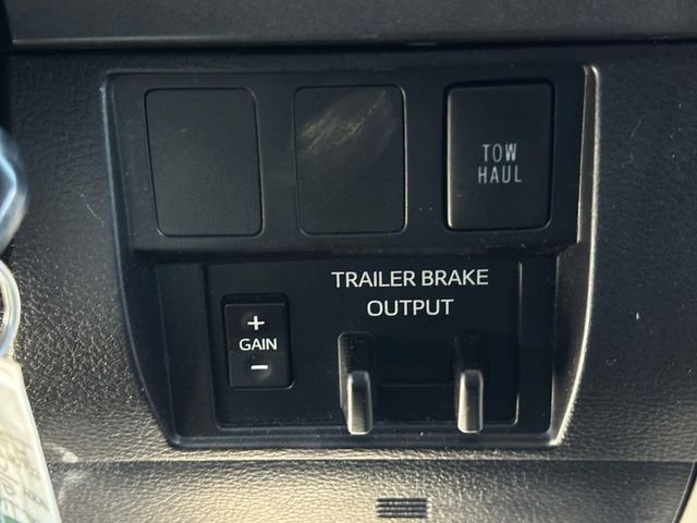 Used 2021 Green Toyota SR5 image 23