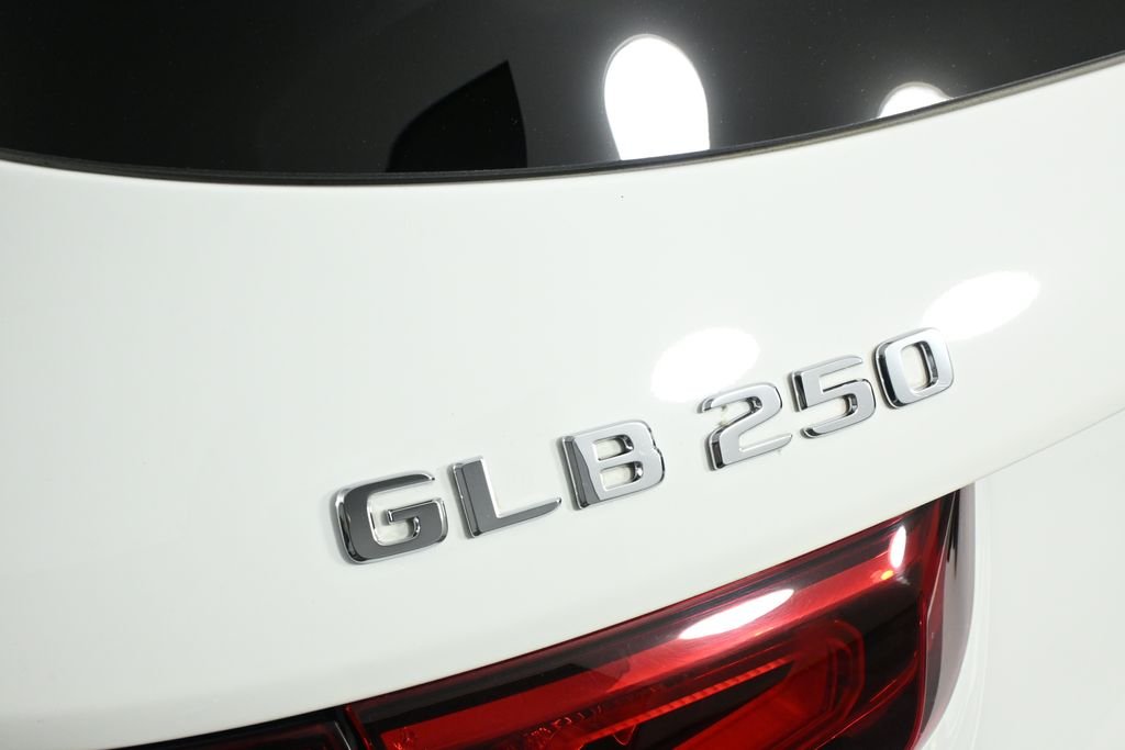 Certified Used 2022 White Mercedes-Benz GLB 250 image 25