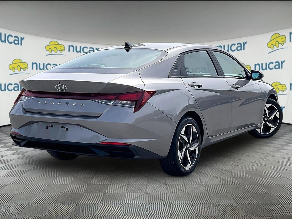 Used 2023 Silver Hyundai SEL image 6