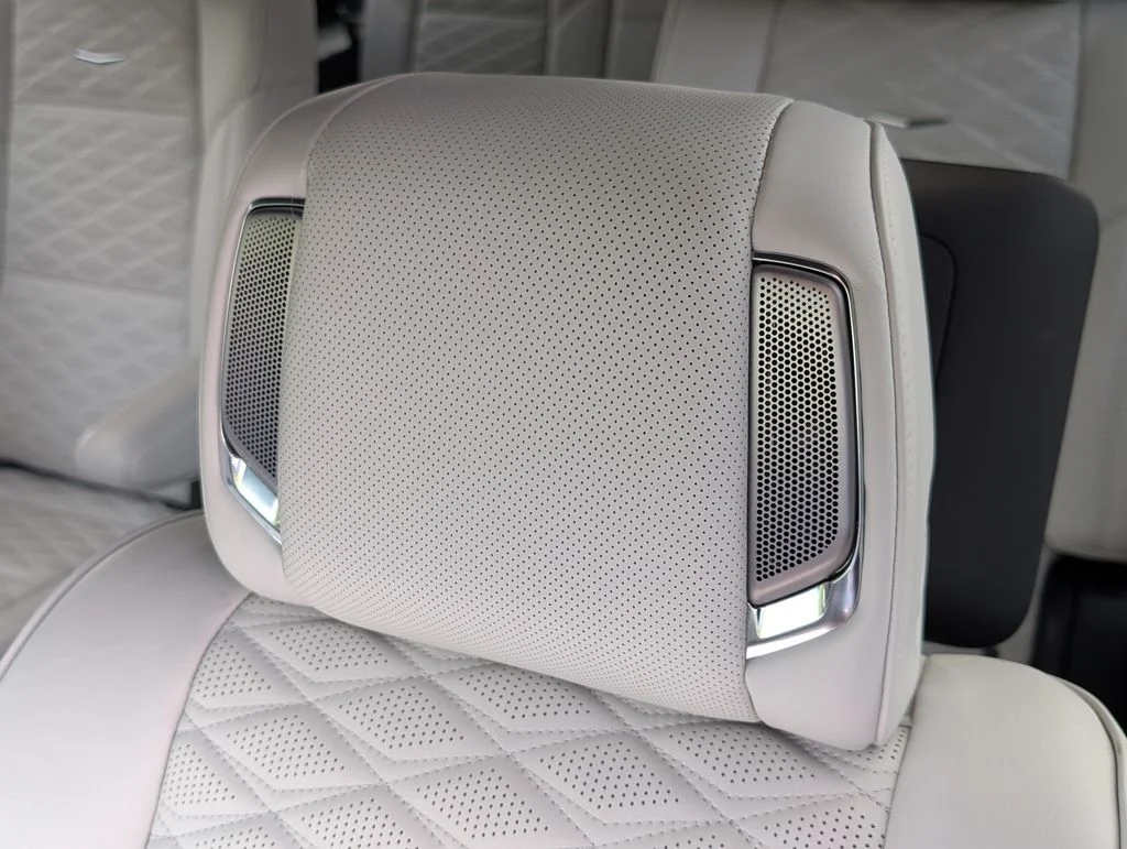 Used 2025 Silver Metallic Cadillac Sport Platinum image 14
