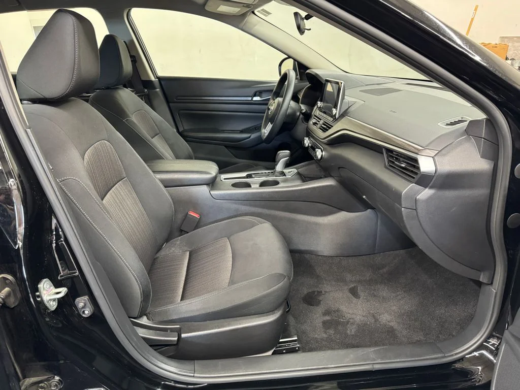 Used 2025 Black Nissan 2.5 SV image 26
