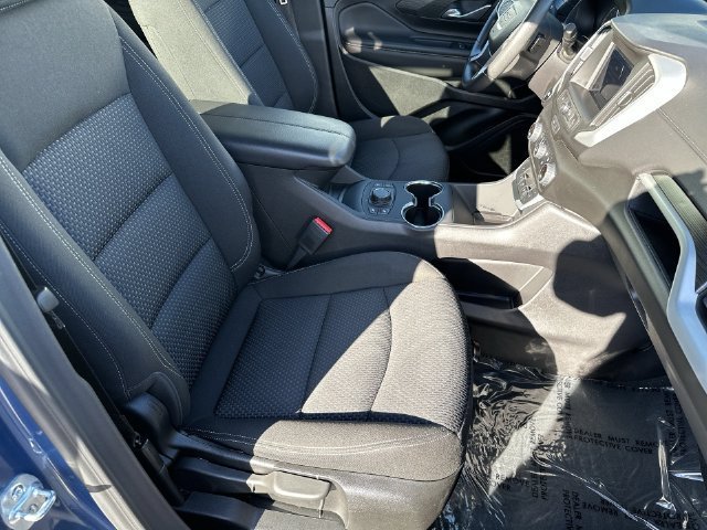 Certified Used 2024 Downpour Metallic GMC SLE image 34