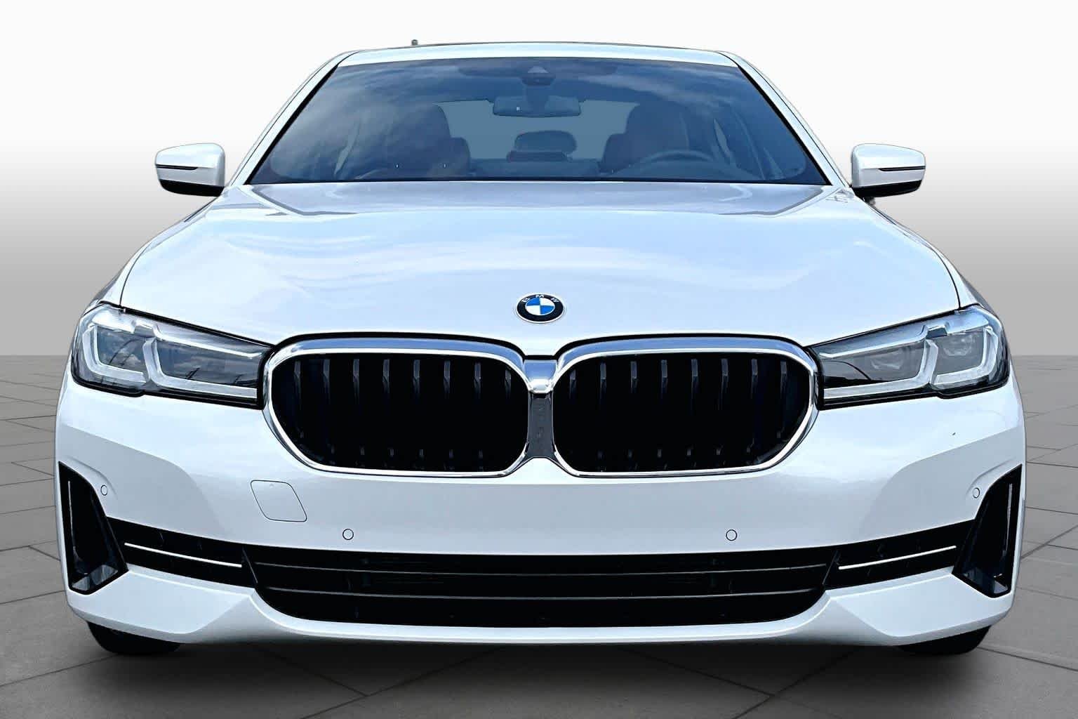 Used 2023 Mineral White Metallic BMW 530i xDrive image 4