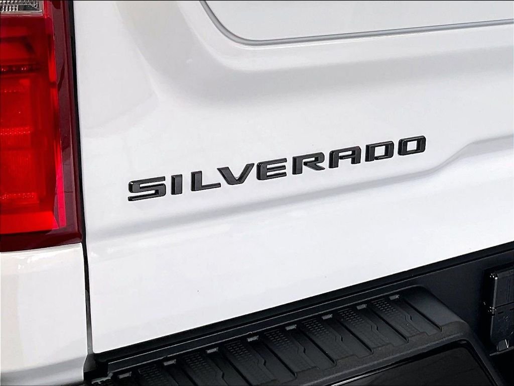 Used 2024 White Chevrolet ZR2 image 28