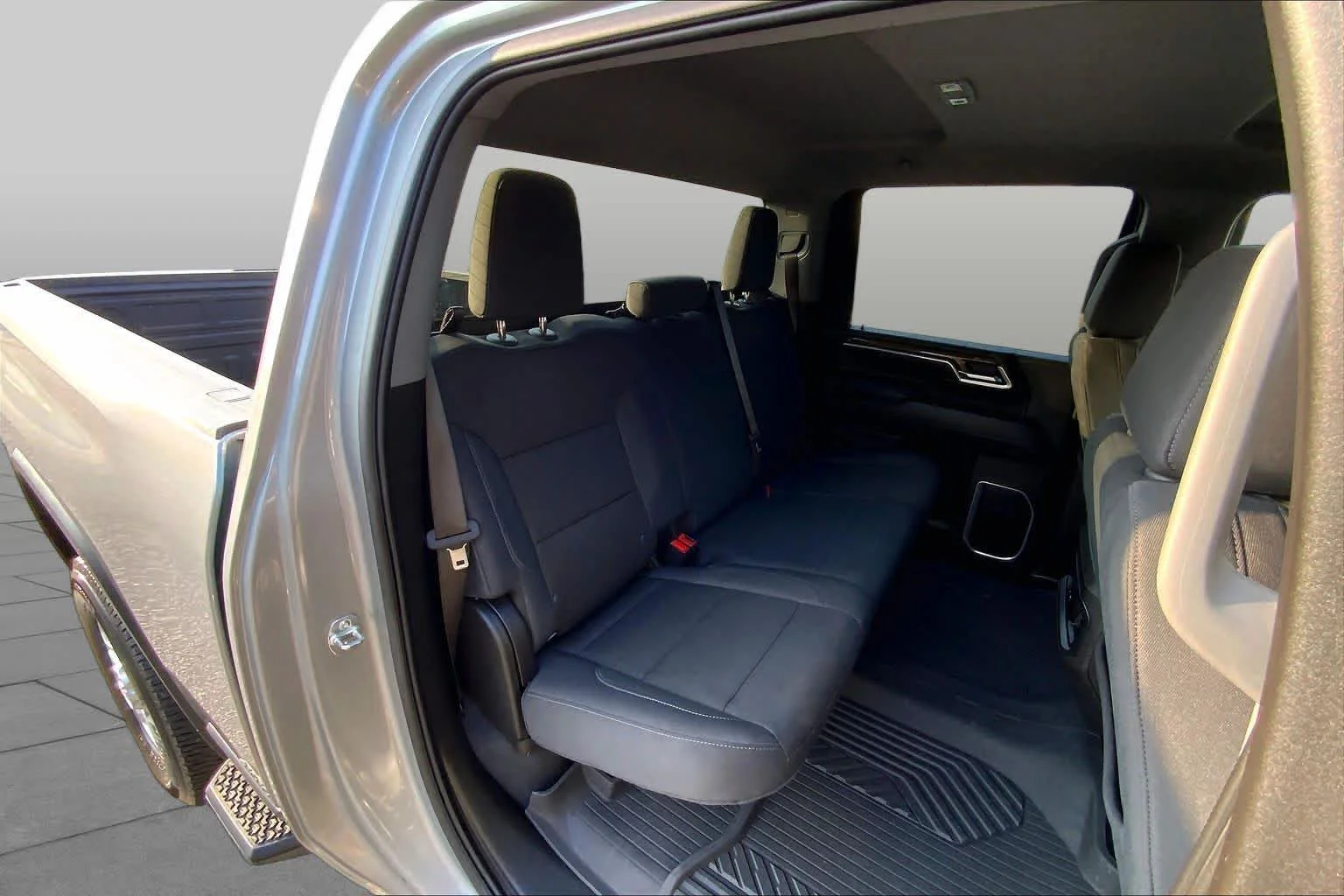 Used 2025 Sterling Gray Metallic Chevrolet LT image 19