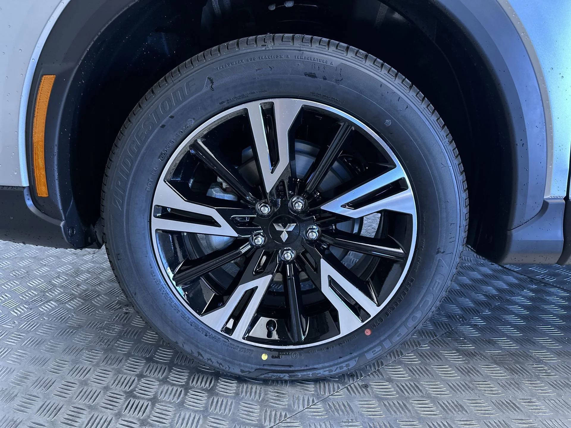 New 2026 Alloy Silver Metallic Mitsubishi SE image 25