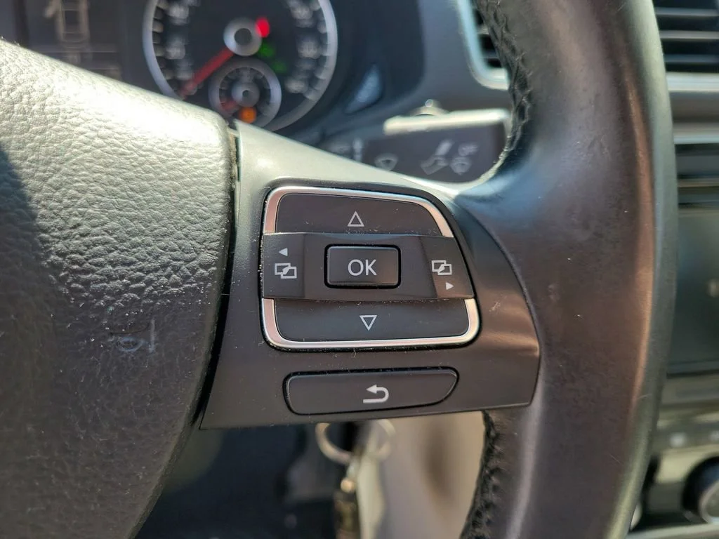 Used 2014 Gray Volkswagen 2.0L TDI SE image 22