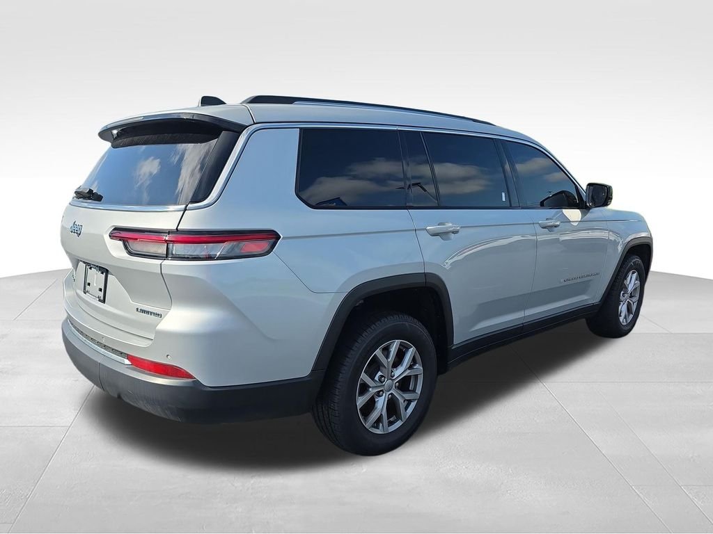 Used 2021 Silver Jeep Limited image 5