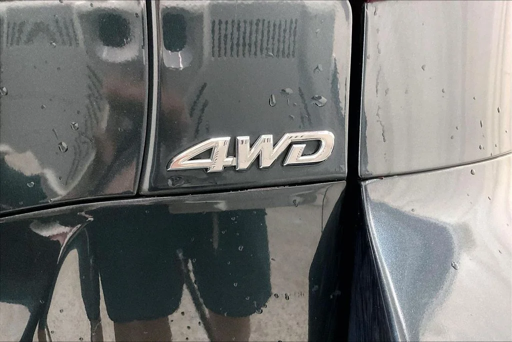 Used 2009 Green Toyota Base image 7