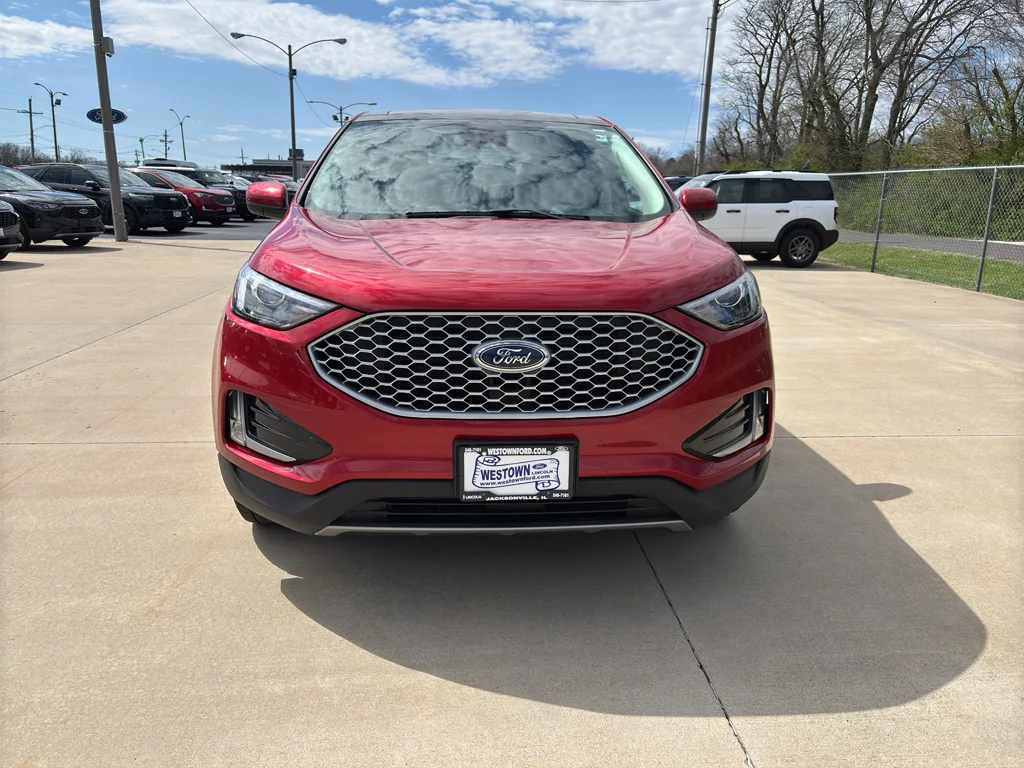 Used 2024 Rapid Red Metallic Tinted Clearcoat Ford SEL image 22