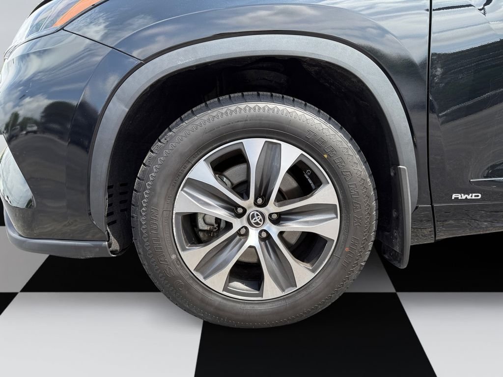 Used 2023 Black Toyota XLE image 14