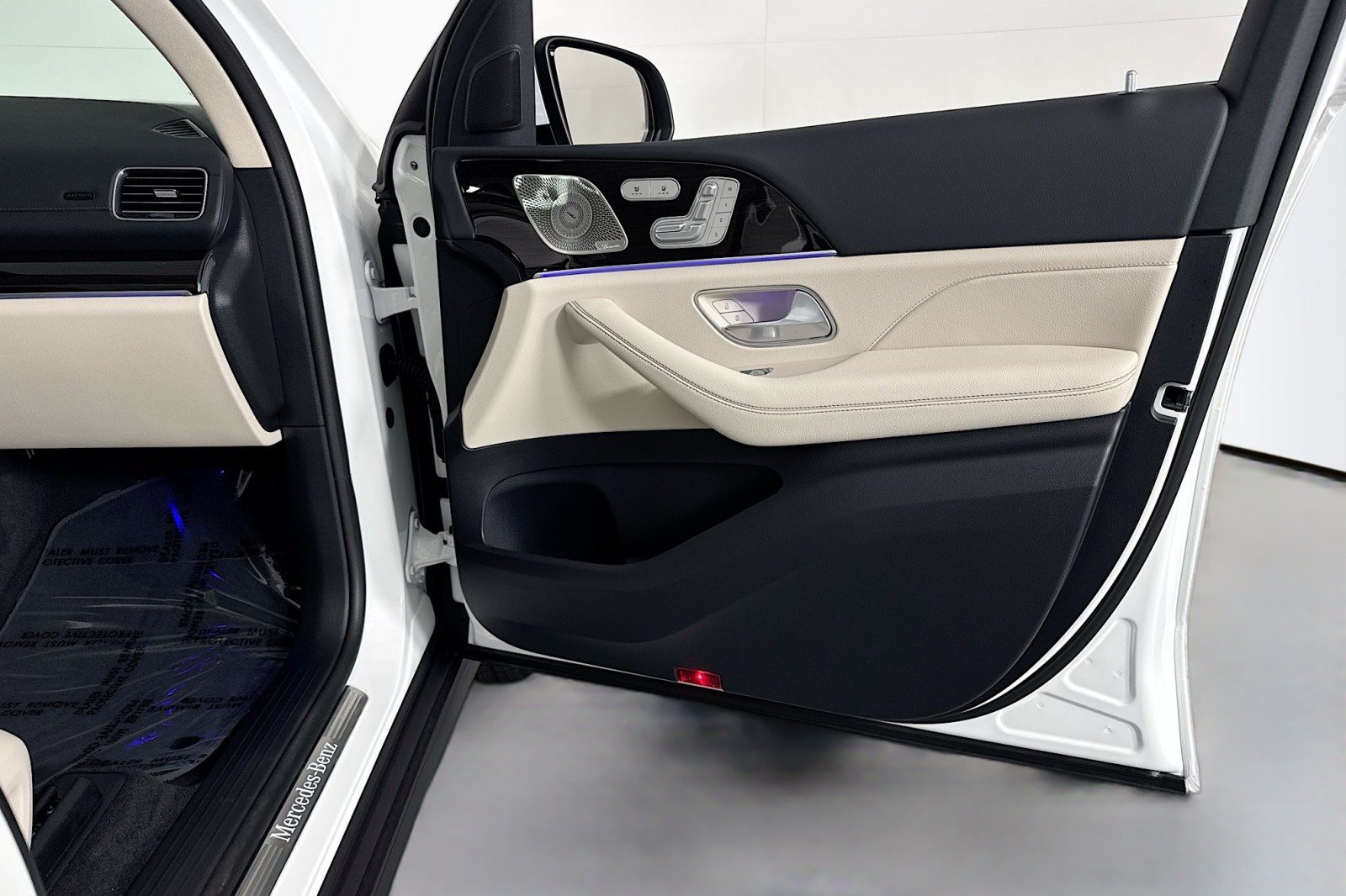 New 2026 Polar White Mercedes-Benz GLS 450 4MATIC® SUV image 24
