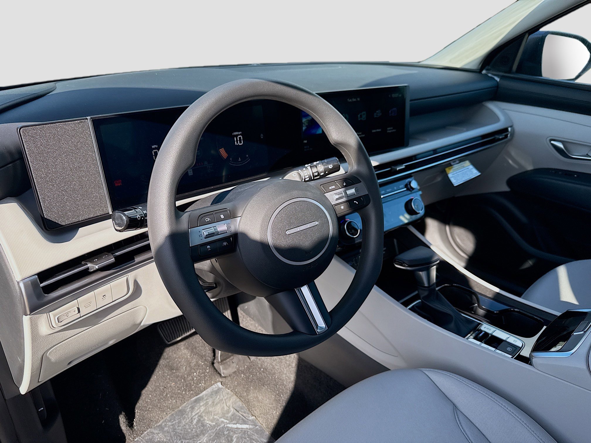New 2026 Hampton Gray Hyundai SEL FWD image 32