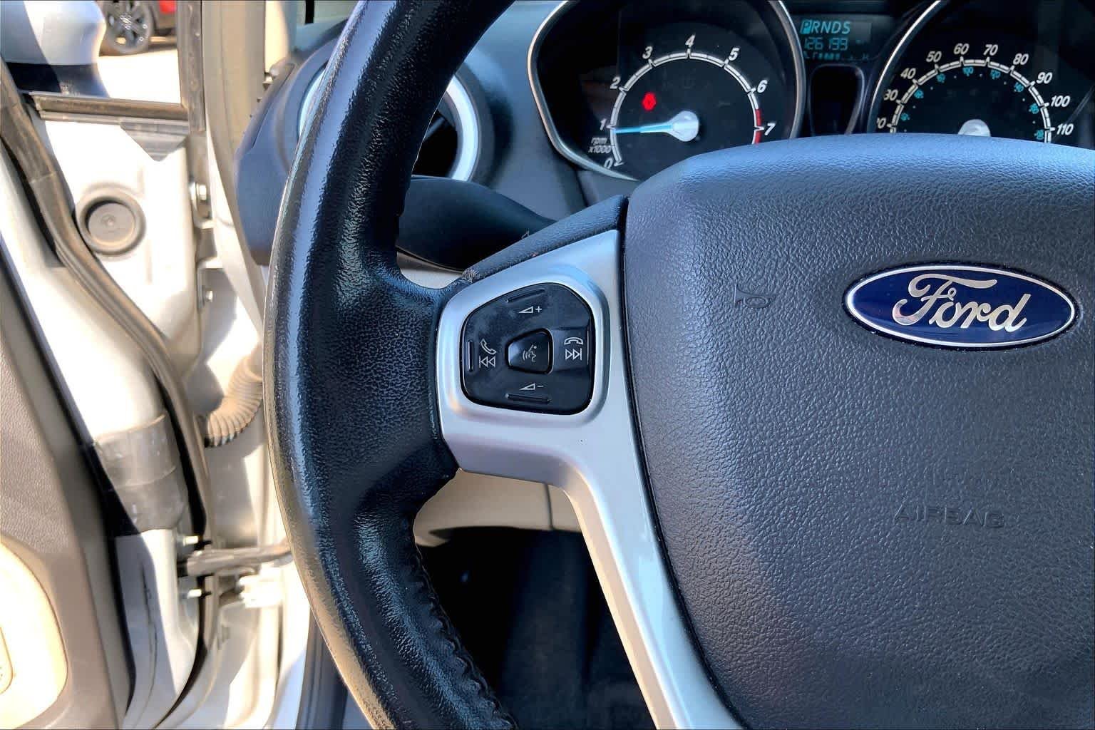 Used 2014 Ingot Silver Metallic Ford SE image 20