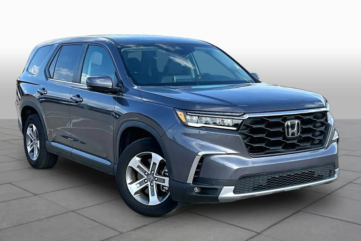 Used 2024 Modern Steel Metallic Honda EX-L 7 Passenger image 3