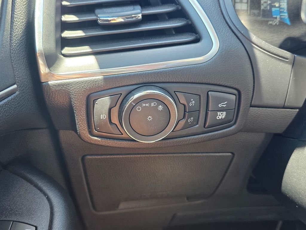 Used 2022 Black Ford Titanium image 32