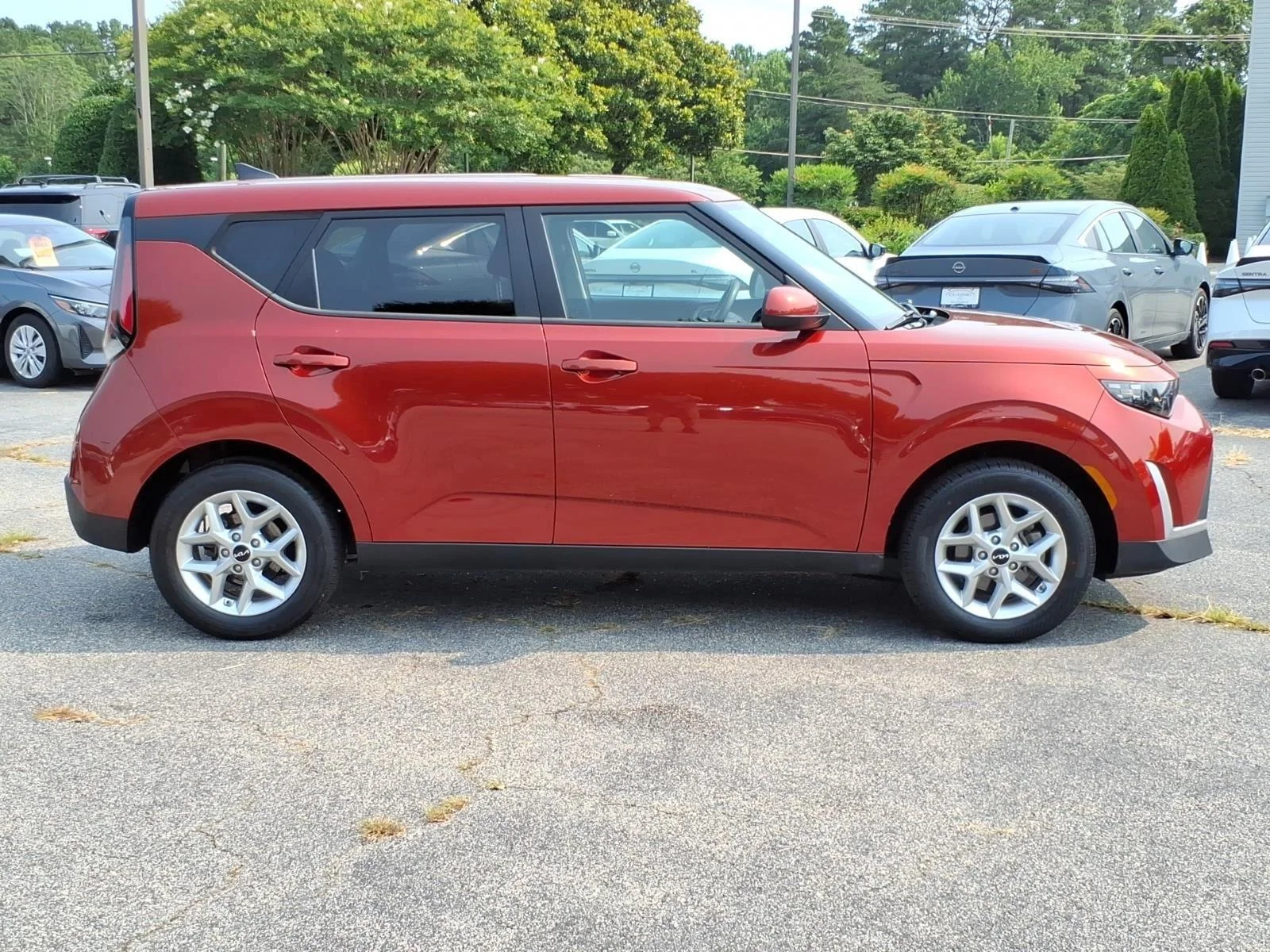 Used 2024 Mars Orange Kia LX image 6