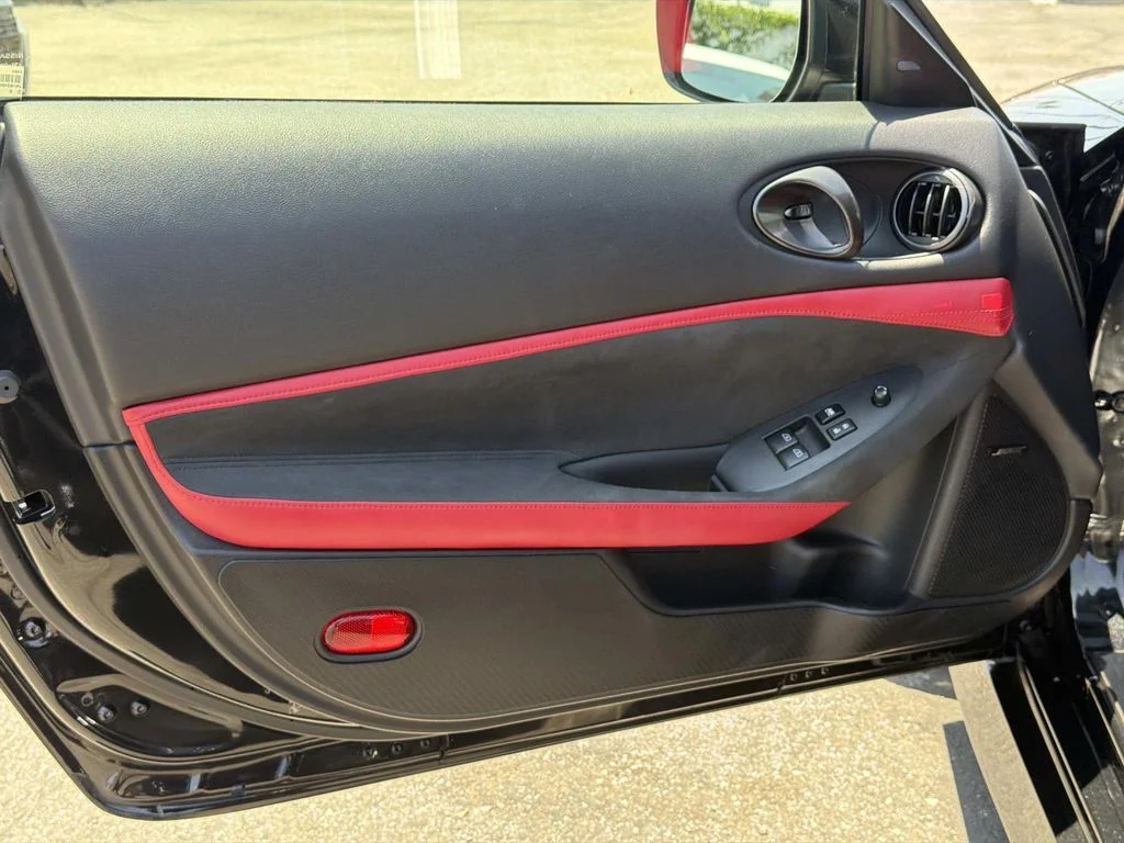 Used 2025 Black Diamond Pearl Nissan Performance image 14