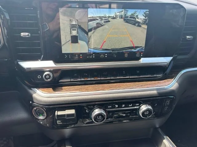 New 2026 Summit White GMC Elevation image 32