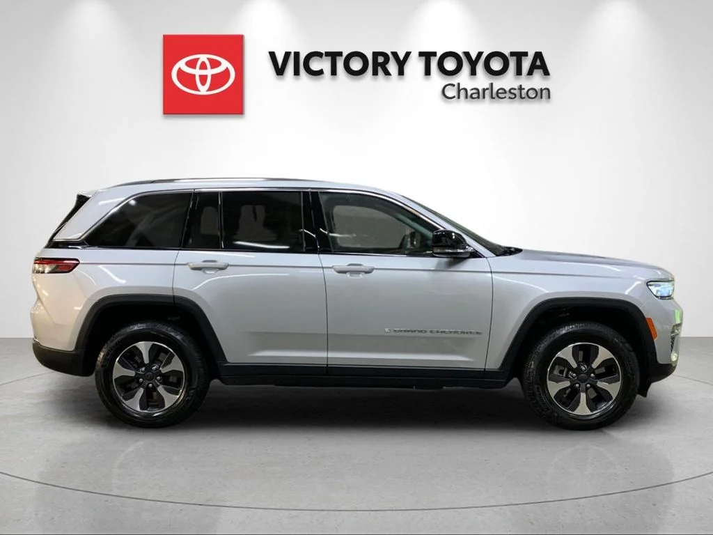 Used 2022 Silver Jeep 4xe image 6