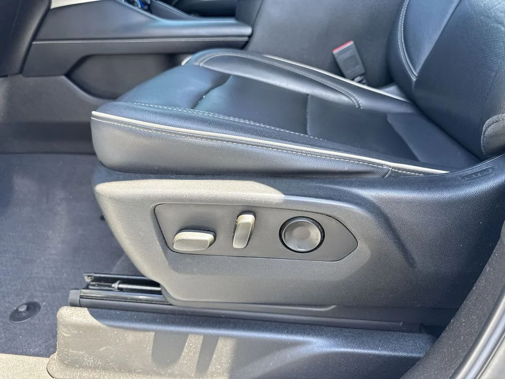 Used 2021 White Chevrolet Premier image 12