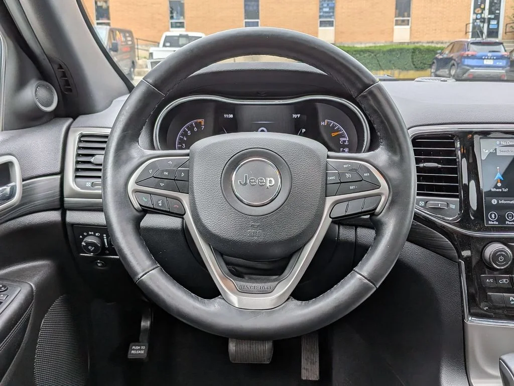 Used 2020 White Jeep Laredo image 14
