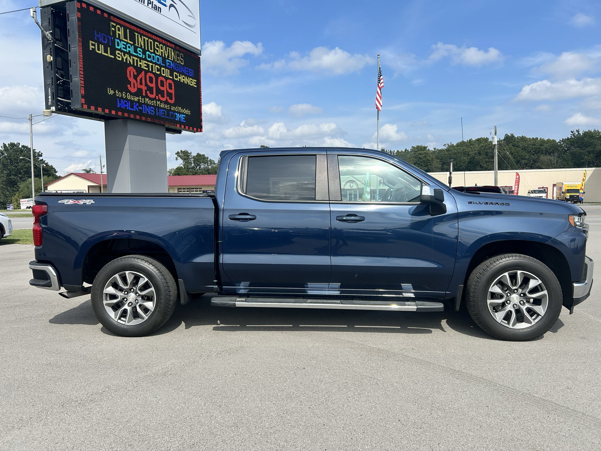 Used 2022 Northsky Blue Metallic Chevrolet LT image 6