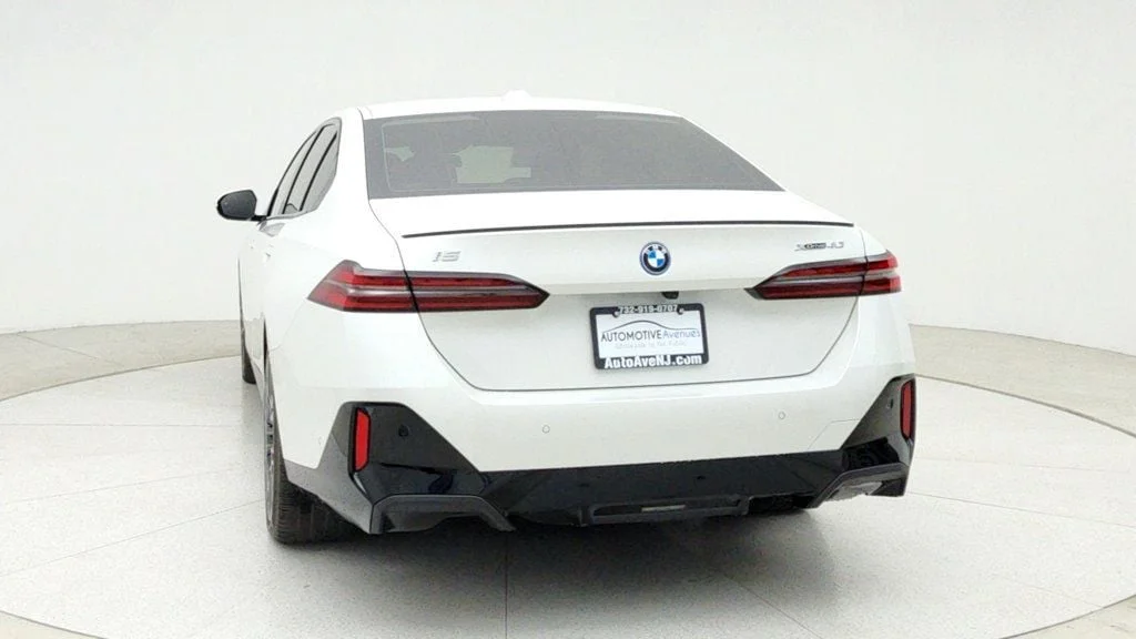 Used 2025 Mineral White Metallic BMW xDrive40 w/ M Sport, Premium & Driving Assistance Pro. Packages image 6