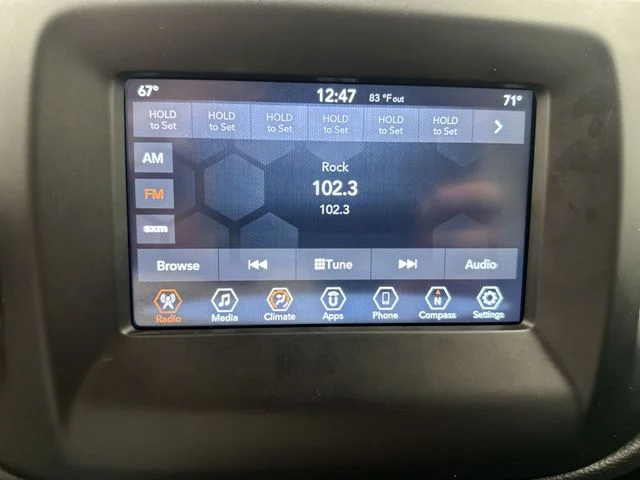 Used 2021 Silver Jeep Latitude image 13