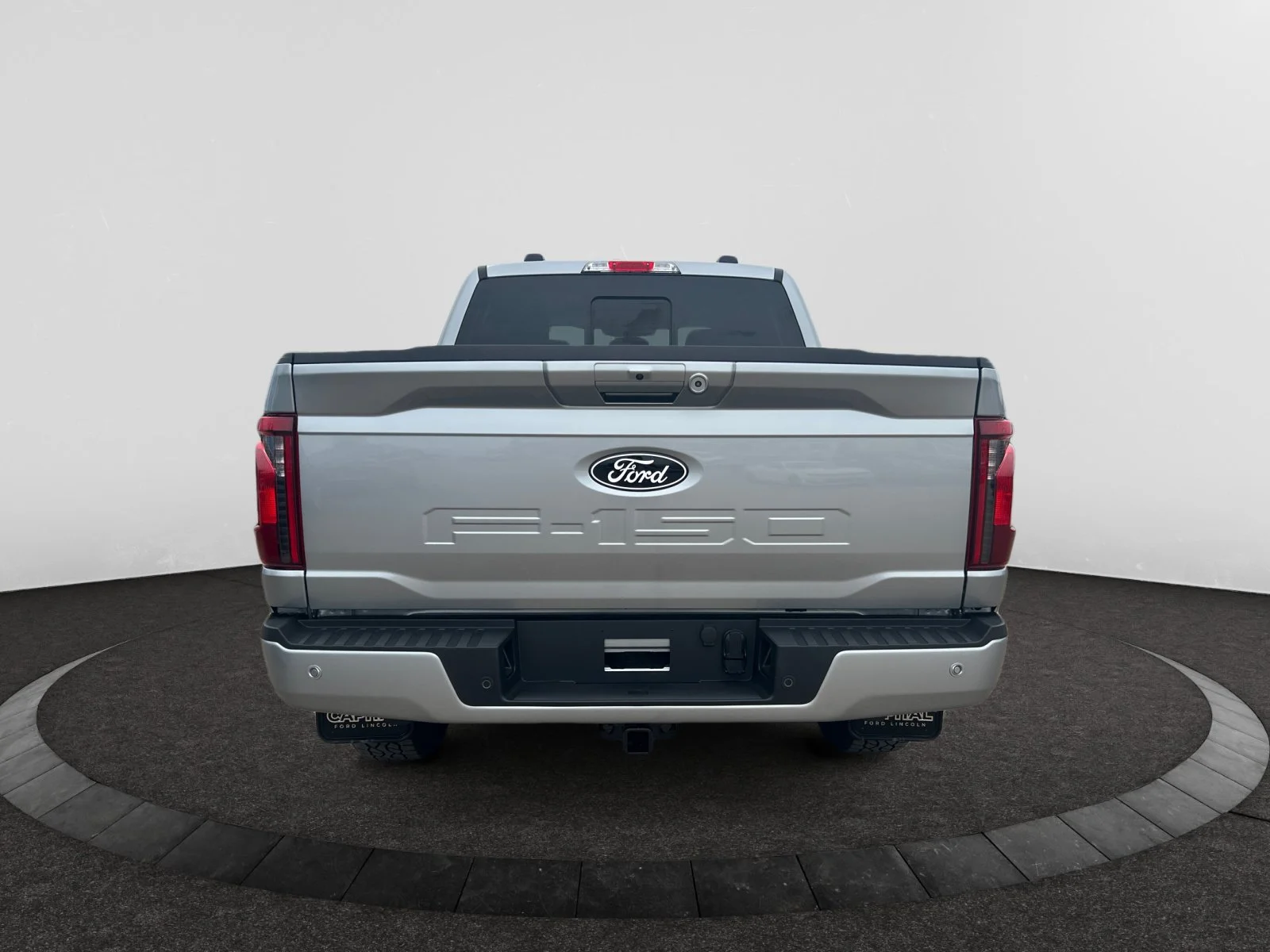 New 2026 Iconic Silver Metallic Ford XLT image 4