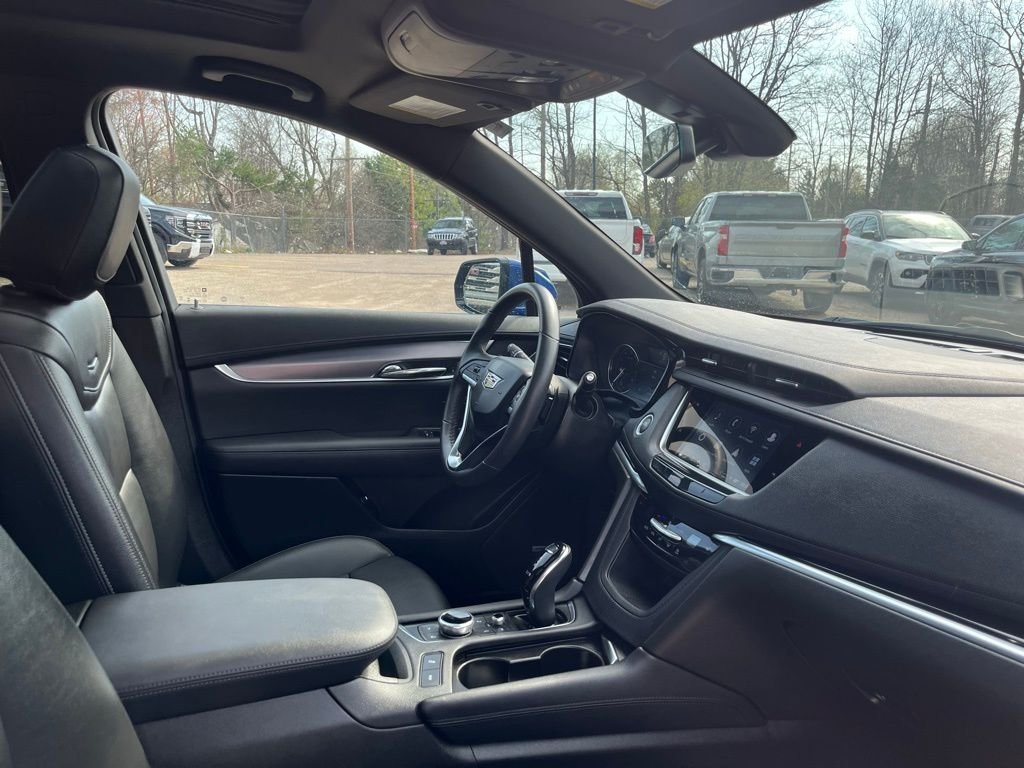 Used 2025 Blue Metallic Cadillac Luxury image 40