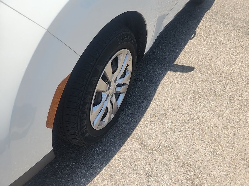 Used 2020 White Kia LX image 8