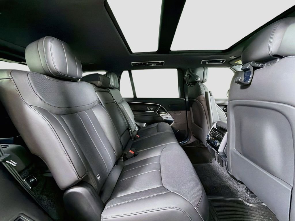New 2026 Carpathian Grey Land Rover SE 7 Seats image 29