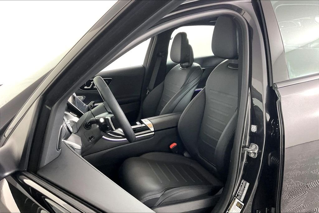 2026 Mercedes-Benz C-Class Sedan C 300 - Photo 17
