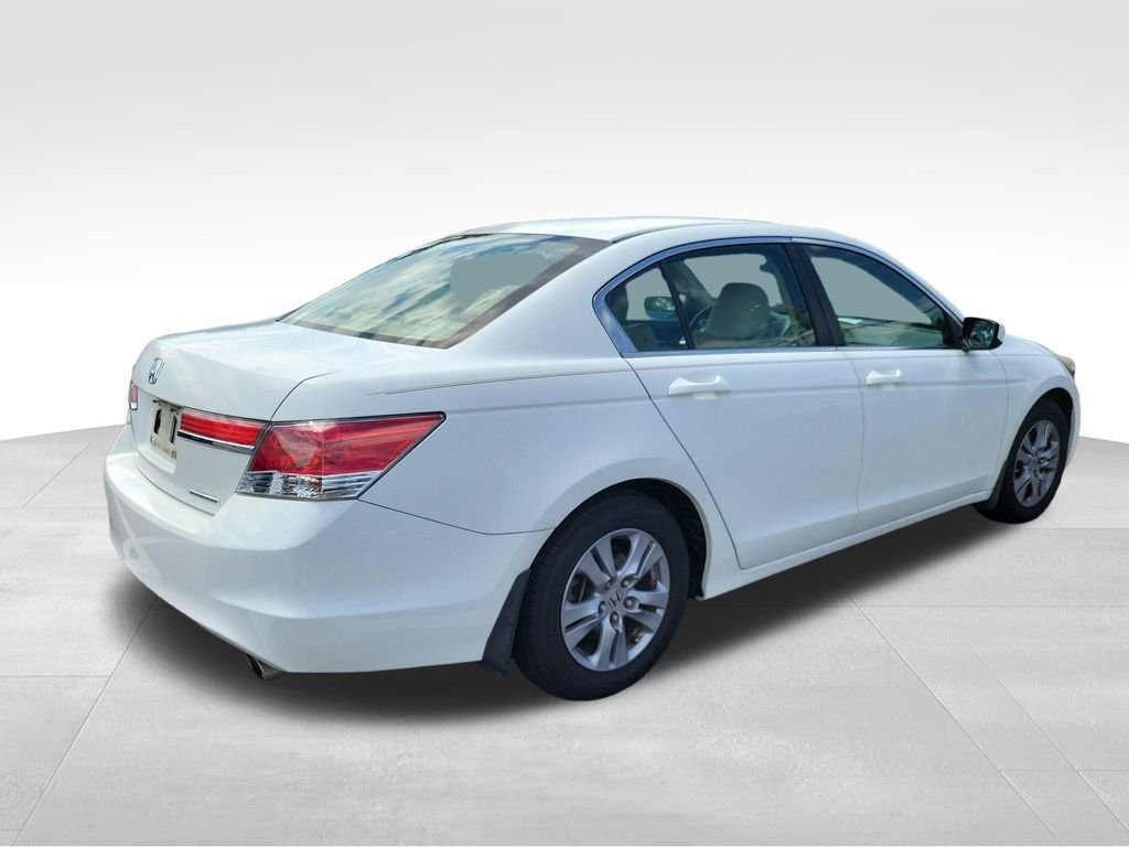 Used 2012 White Orchid Pearl Honda SE image 12