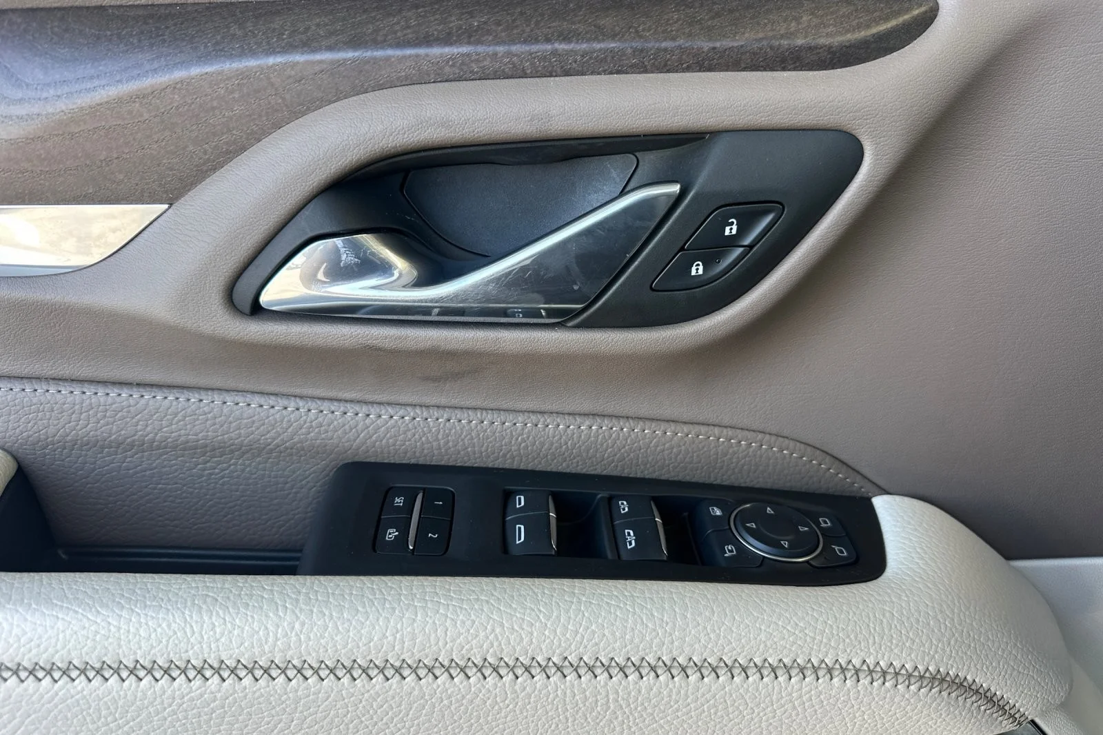 Used 2024 Onyx Black GMC Denali image 10