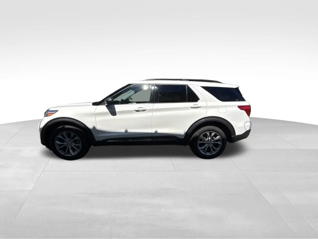 Used 2023 White Ford XLT image 3