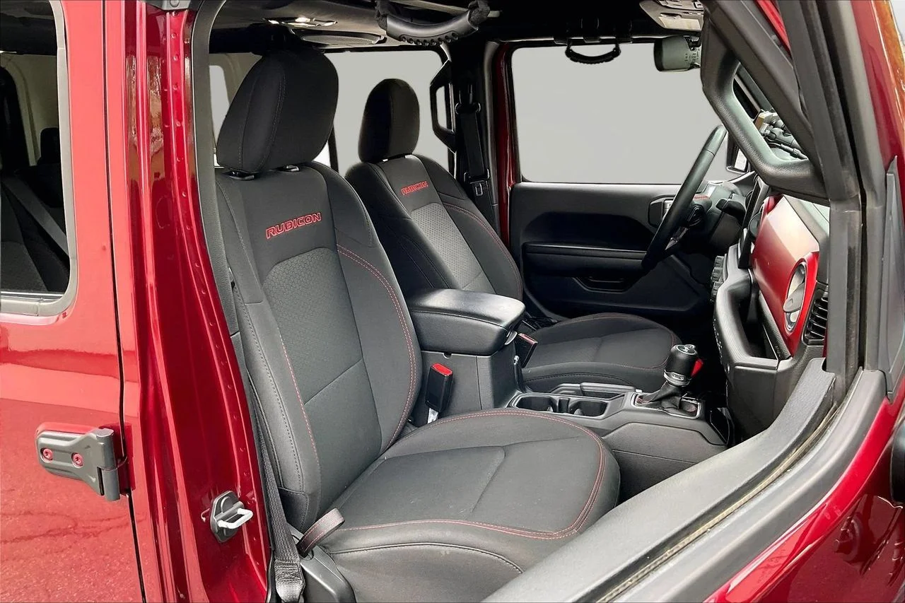 Used 2021  Jeep Rubicon image 22