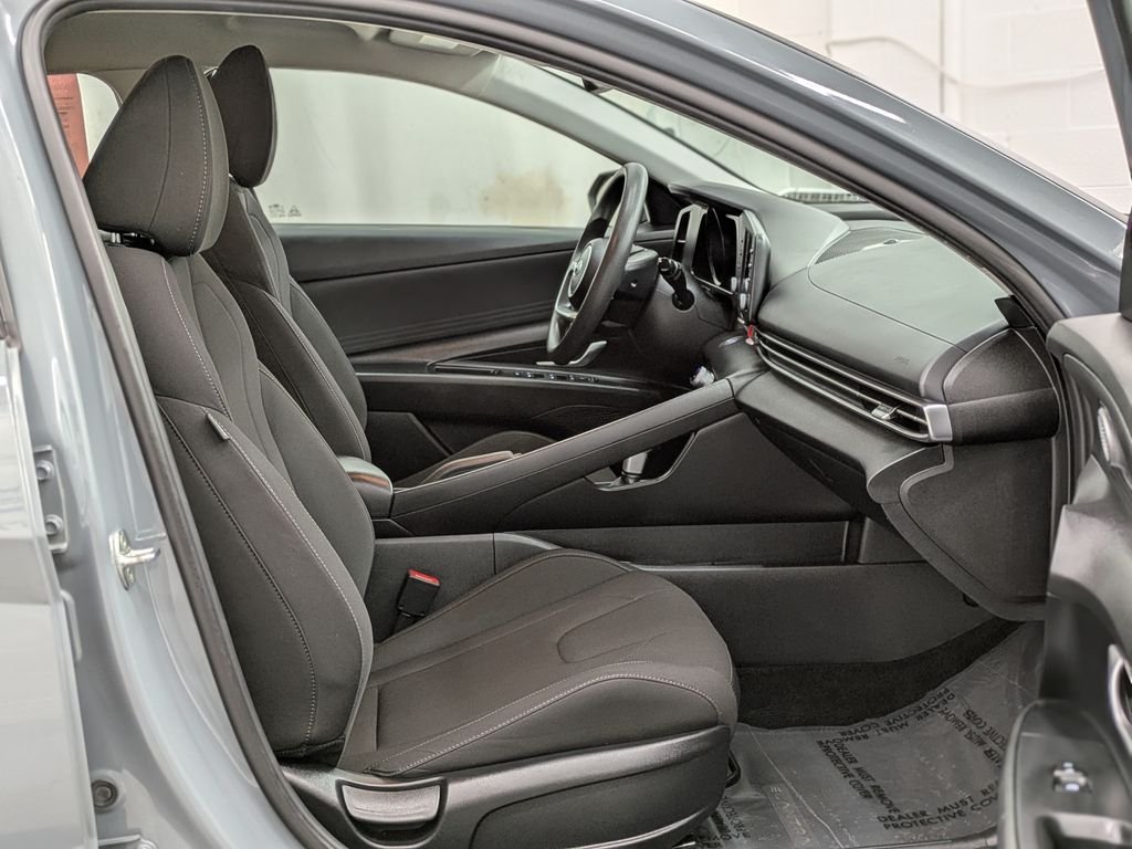 Used 2023 Gray Hyundai SEL image 19