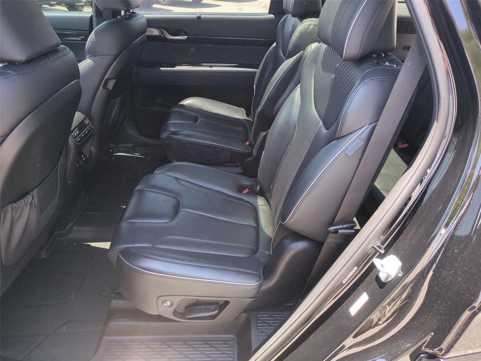 Used 2023 Abyss Black Pearl Hyundai Calligraphy image 34