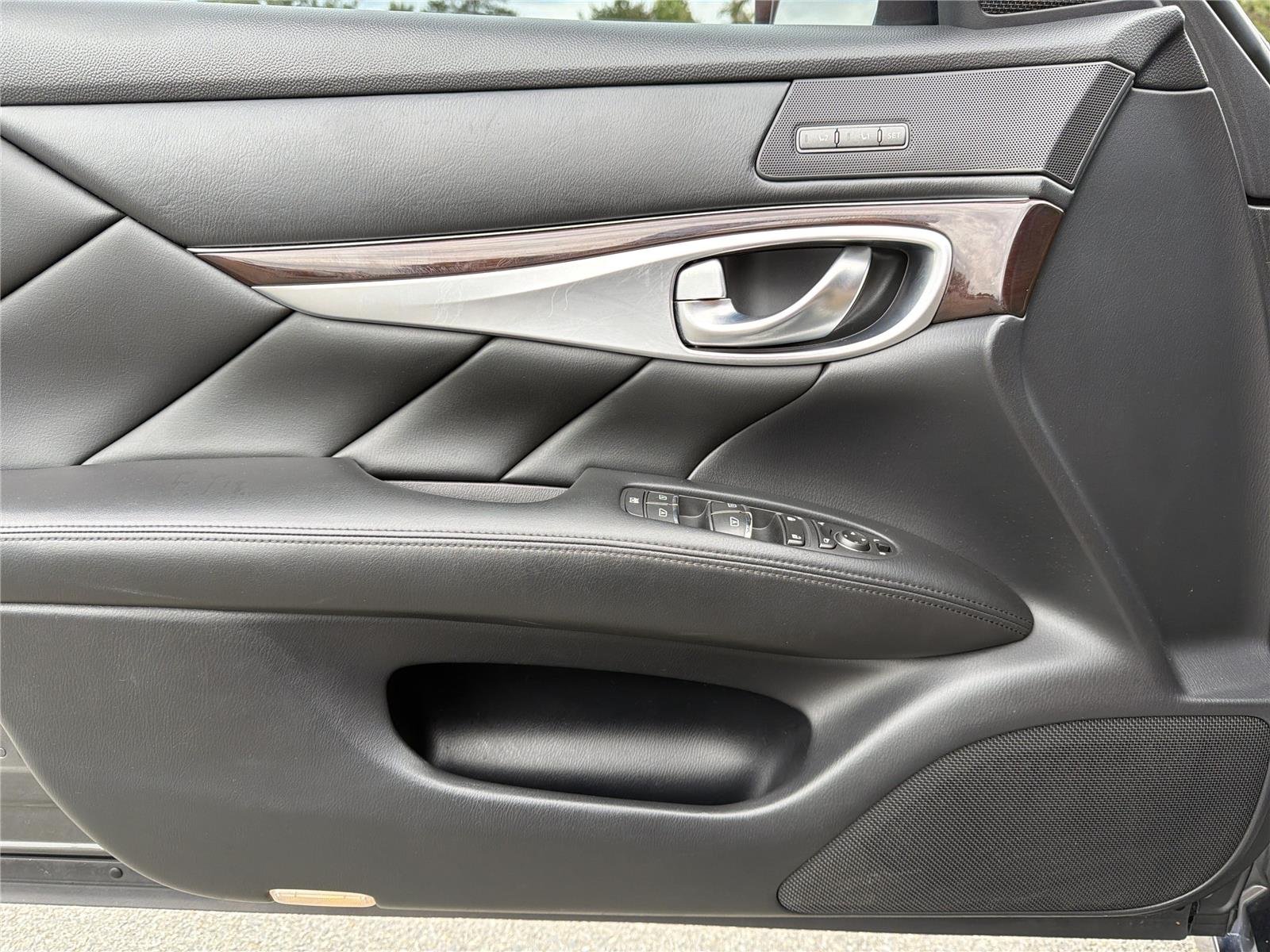 Used 2013  INFINITI Base image 15