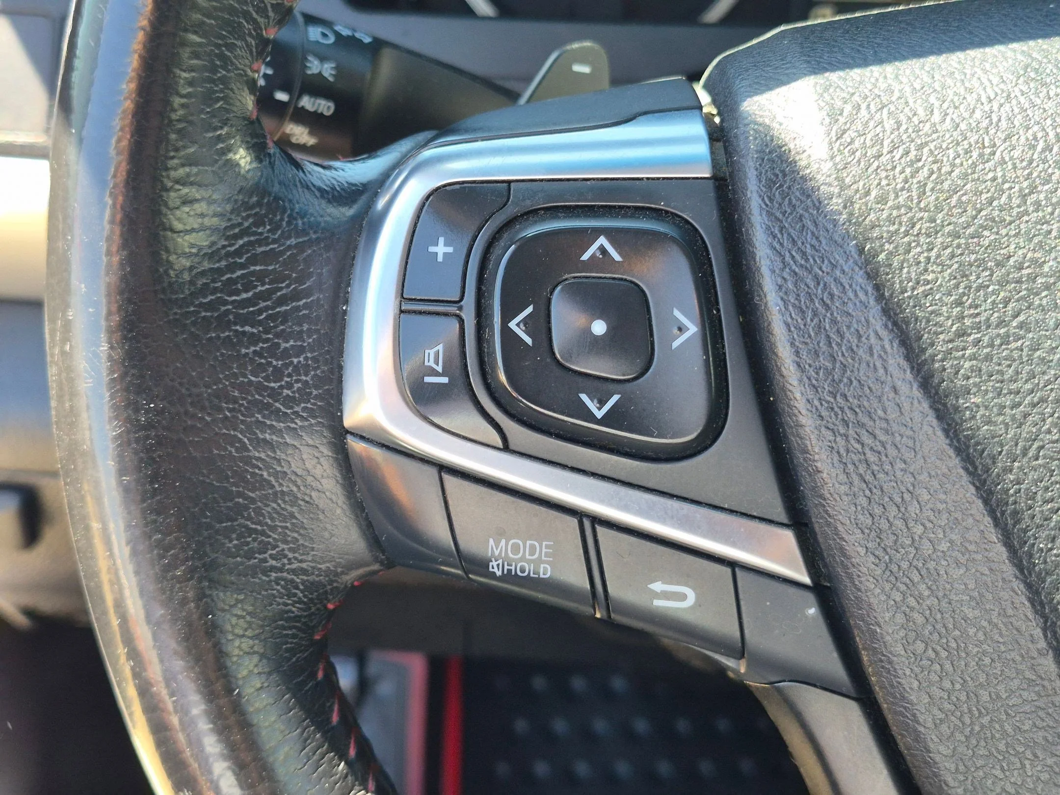 Used 2017 Super White Toyota SE image 17