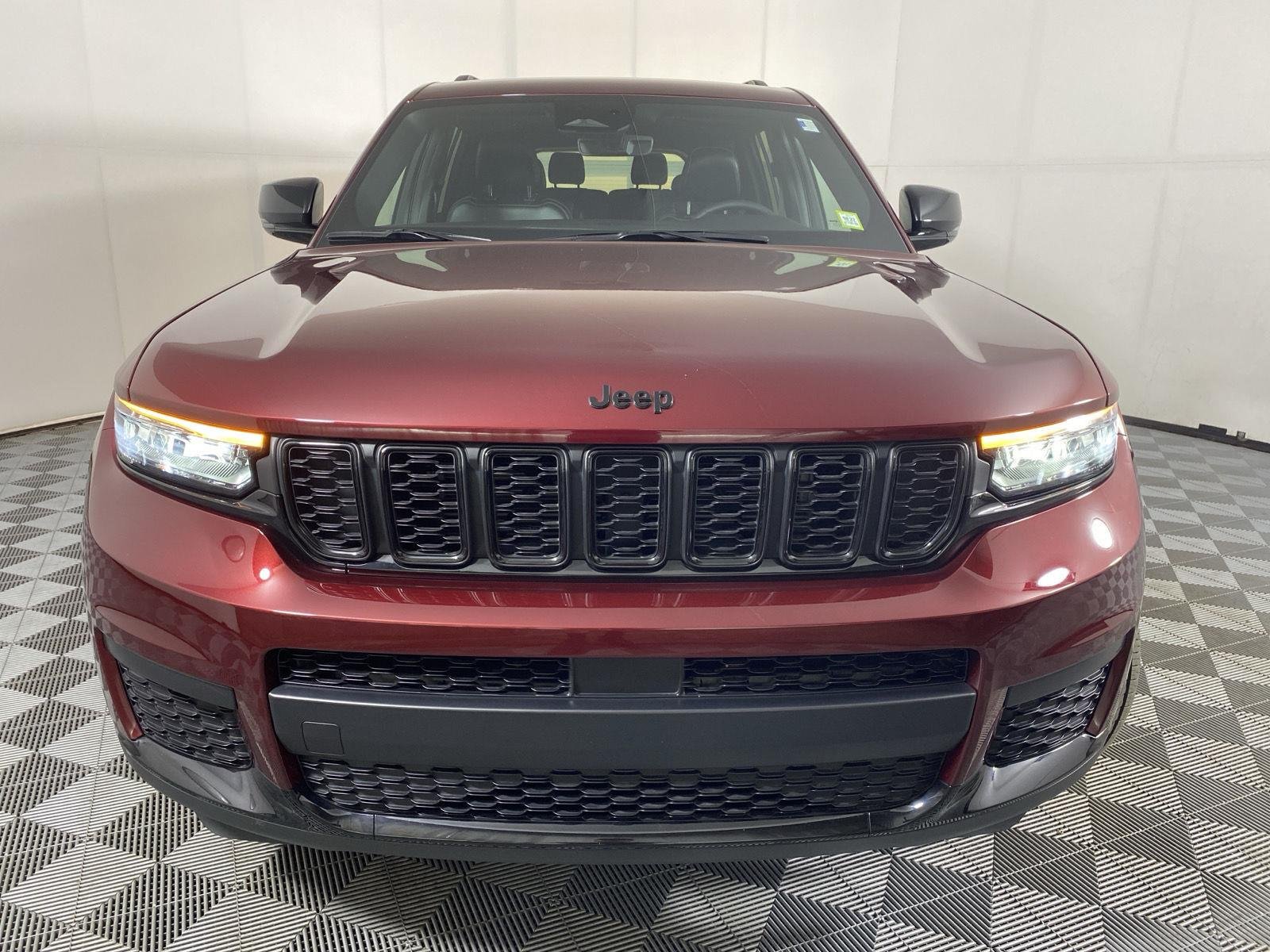 Used 2025 Velvet Red Pearlcoat Jeep Altitude image 2