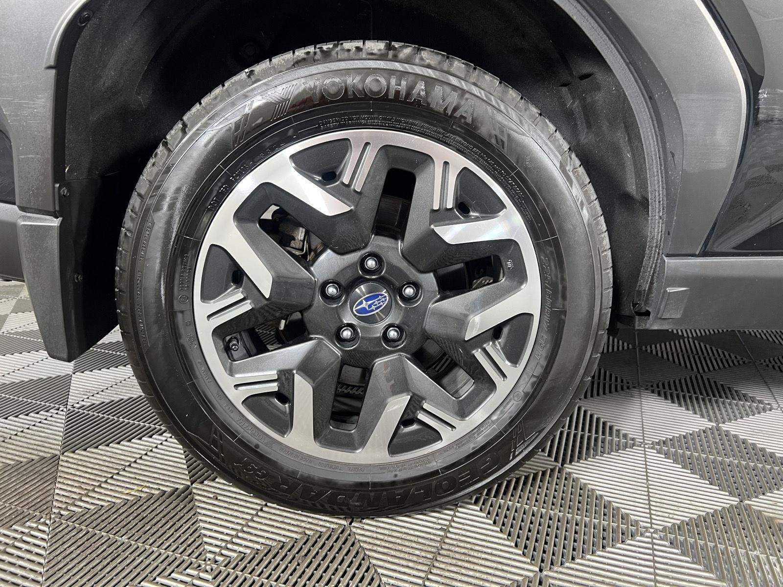 Used 2025 Crystal Black Silica Subaru Premium image 11