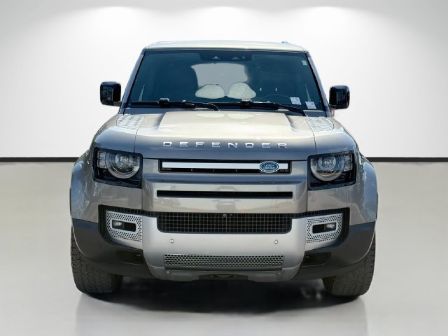 Used 2023  Land Rover SE image 8