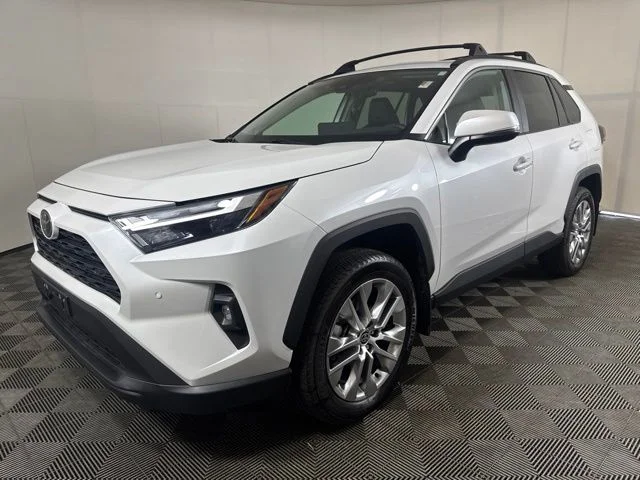 Used 2024 Pearl Toyota XLE Premium image 8