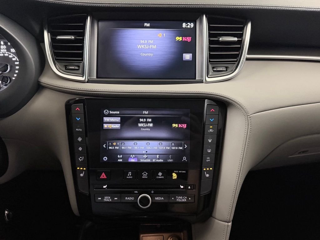 Used 2023 Gray INFINITI LUXE image 18