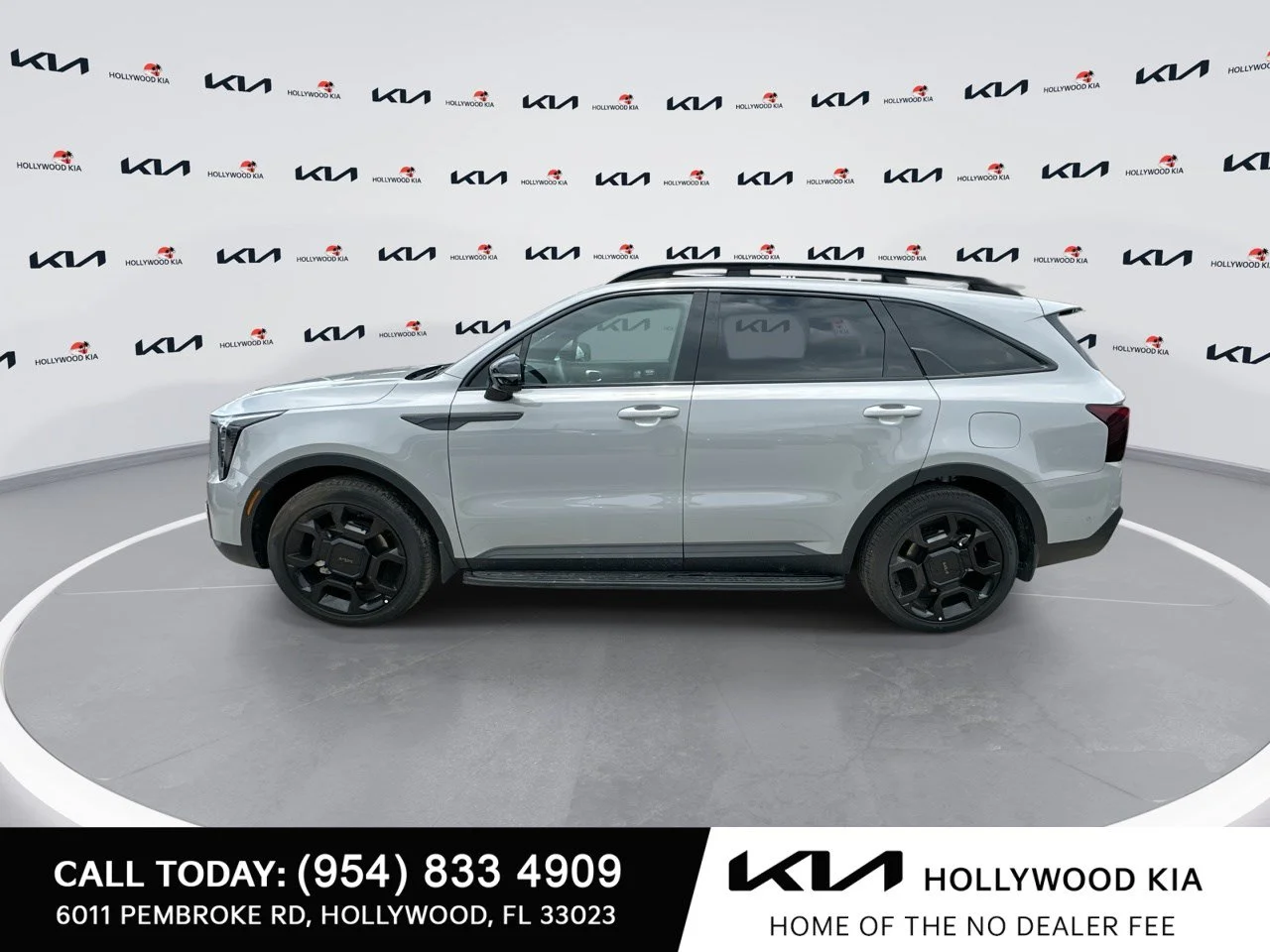 New 2025 Wolf Gray Kia  image 5