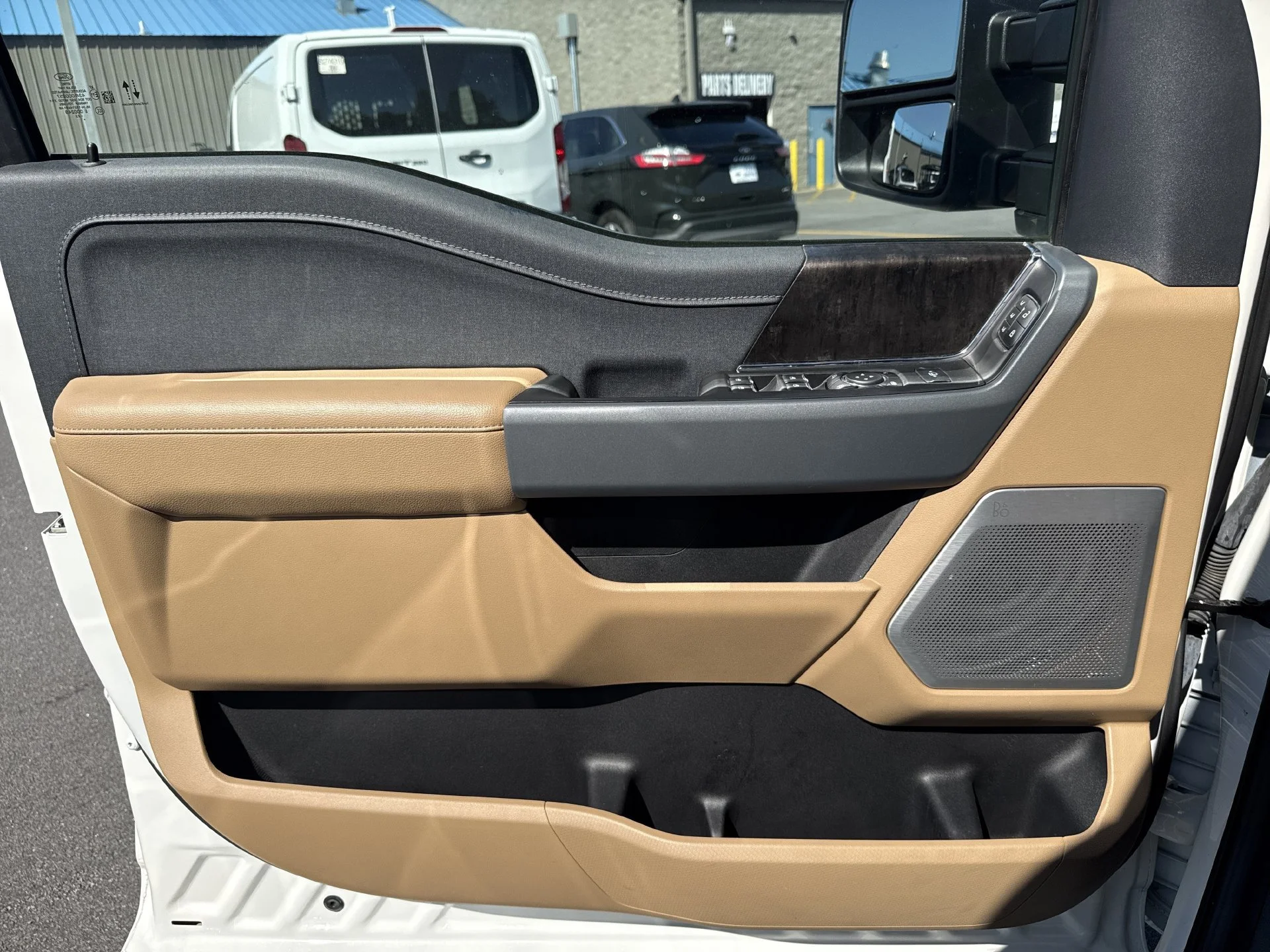 Used 2023 White Metallic Ford Lariat image 9